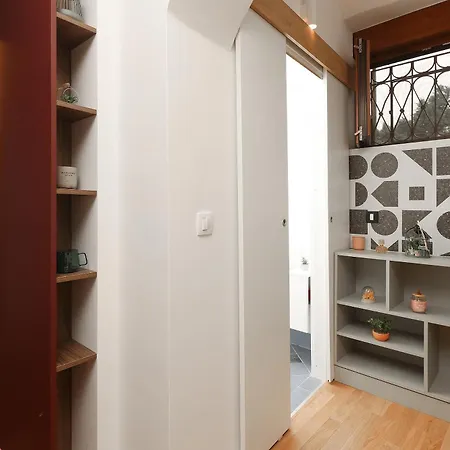 La Verita 1 St Line With Garden Appartement
