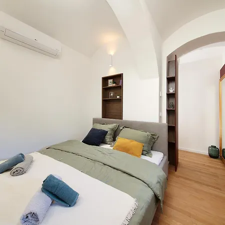 Apartment La Verita 1 St Line With Garden *